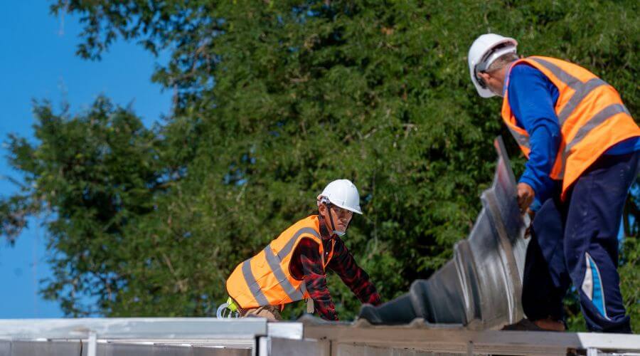 Professional gutter cleaning in Provo, UT